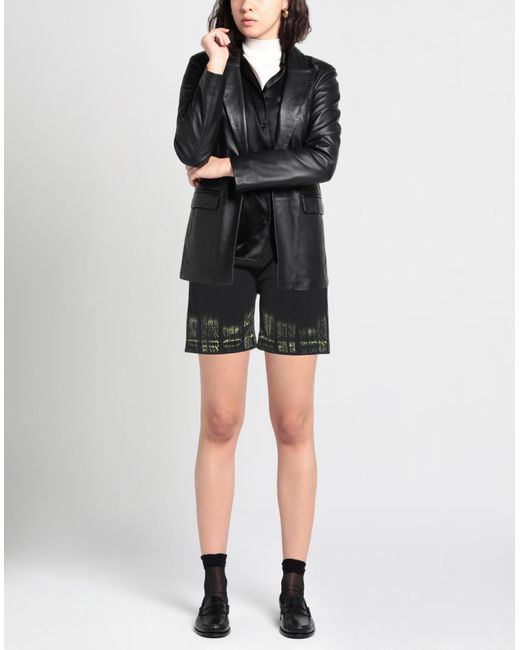antonella rizza Black Shorts & Bermudashorts