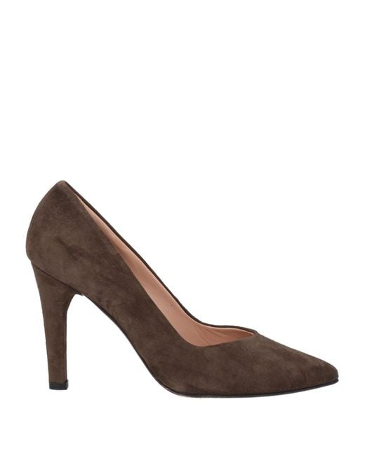Ph 5.5 Brown Pumps