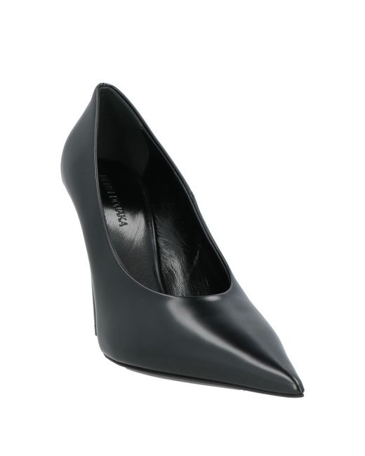 Nensi Dojaka Black Pumps