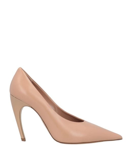 Nensi Dojaka Pink Pumps