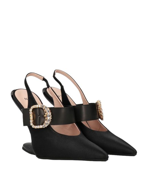 N°21 Black Pumps