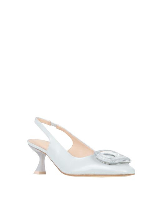 Zinda White Pumps