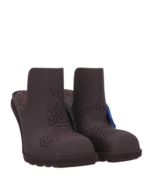 Mules & Zoccoli di Burberry in Brown