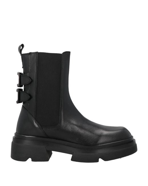 Emanuélle Vee Black Ankle Boots