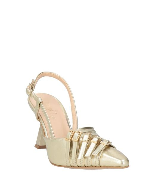 Ovyè Metallic Pumps