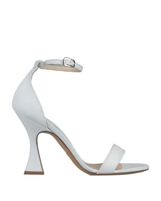 Stele White Sandale