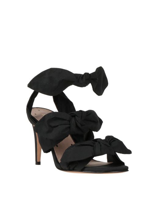 Red(v) Black Sandale