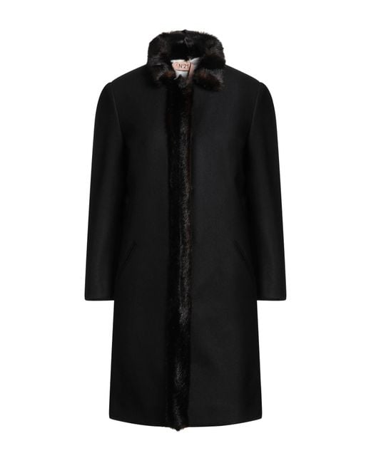 N°21 Black Coat
