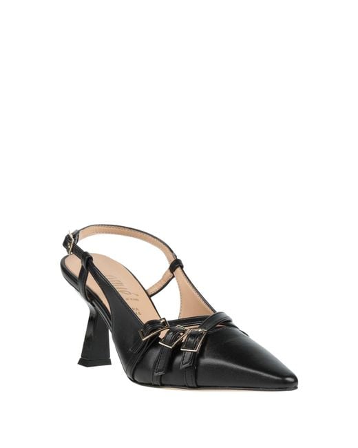 Ovyè Black Pumps