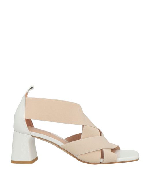 Zinda Natural Sandals
