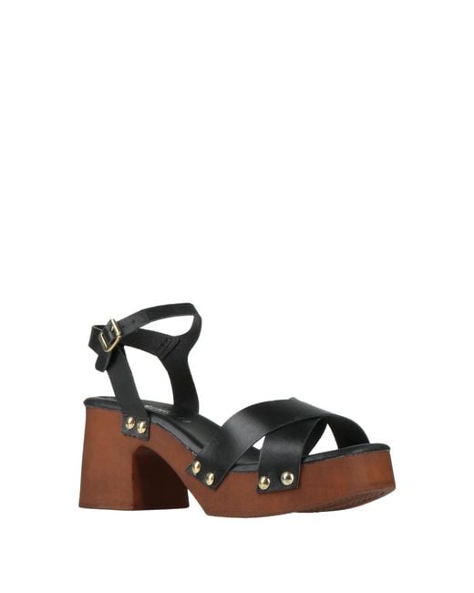 Nila & Nila Black Mules & Clogs