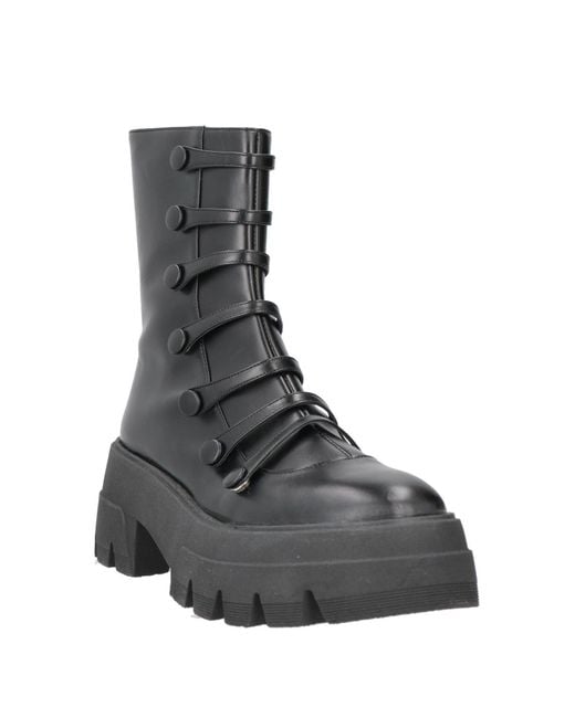 Andrea Wazen Black Ankle Boots Leather