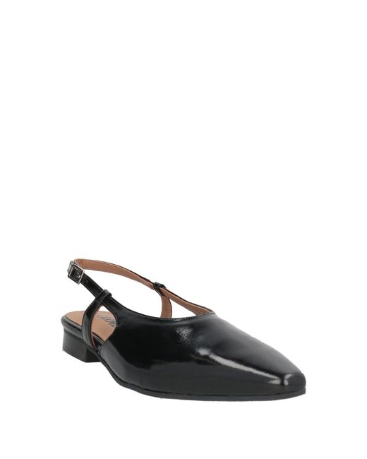 Carmens Black Ballet Flats