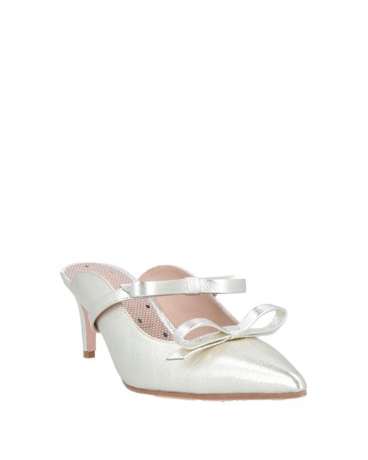 Red(v) White Mules & Clogs