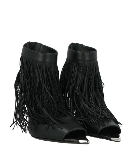 McQueen Black Pumps