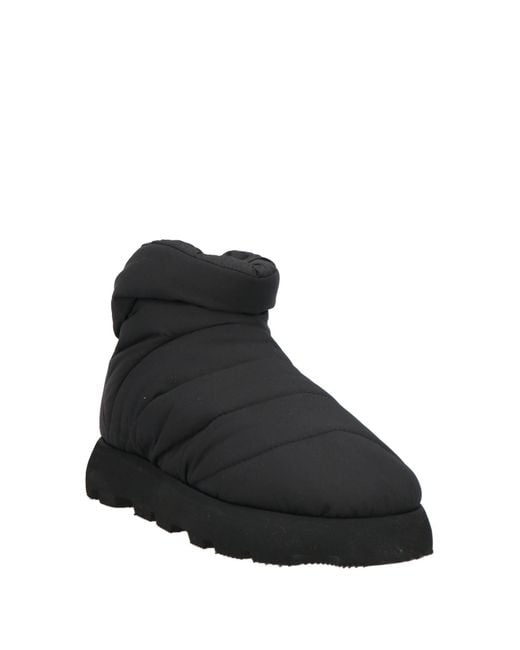 PIUMESTUDIO Black Stiefelette