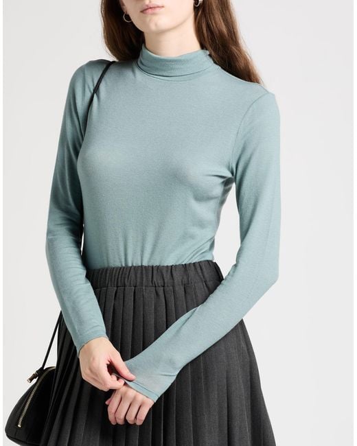 Windsor. Blue Turtleneck