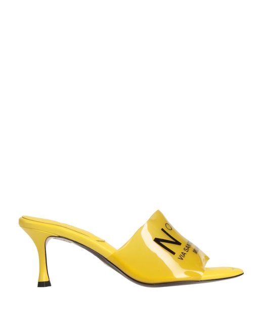 Sandalias N°21 de color Yellow