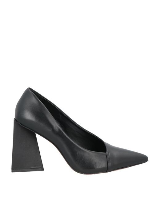 Carrano Pumps in Black Lyst