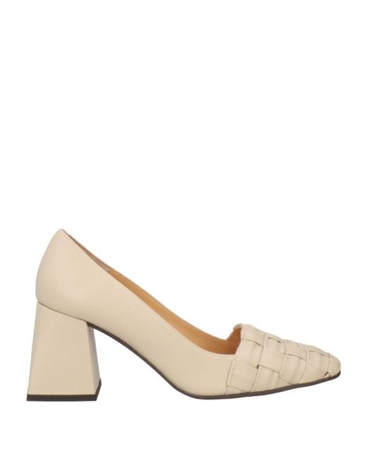 Castaner Natural Pumps