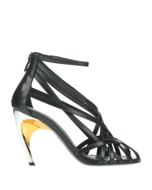 McQueen Black Sandale