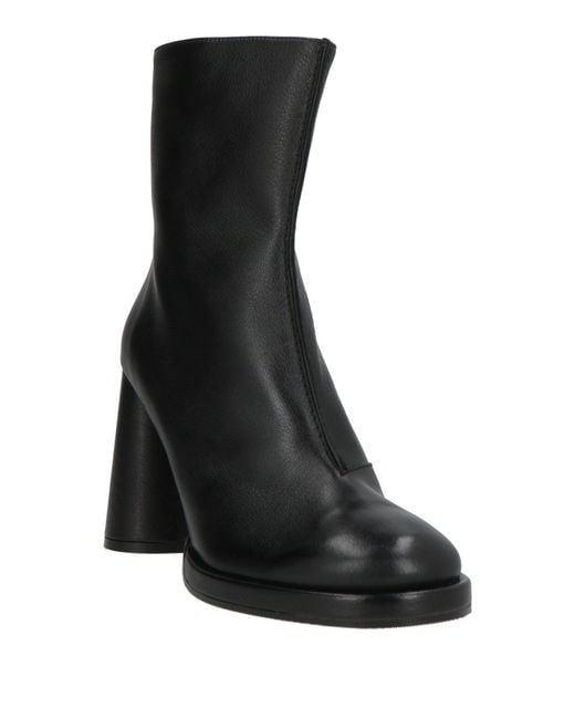 Zinda Black Ankle Boots
