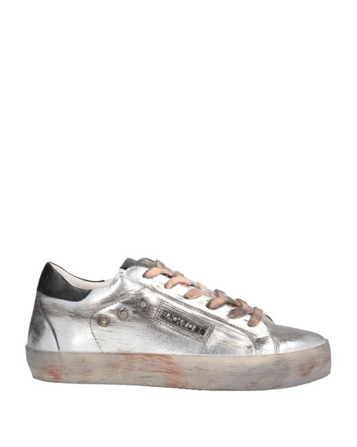 Back 70 White Trainers
