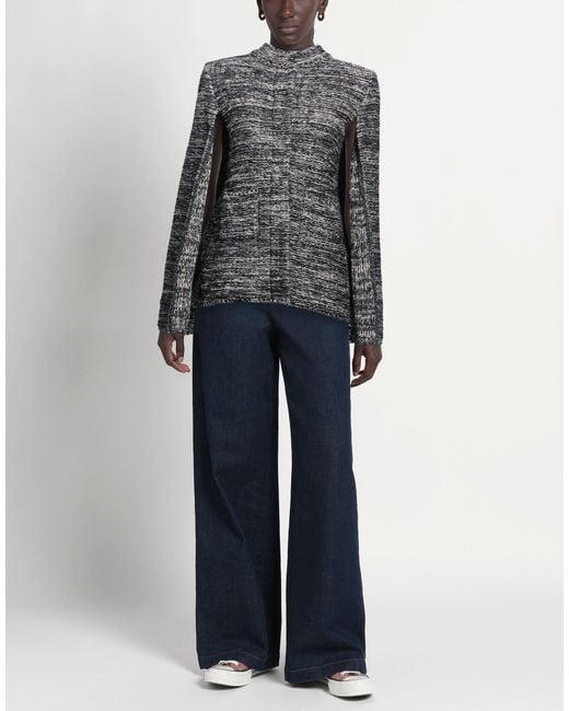 Charlott Gray Capes