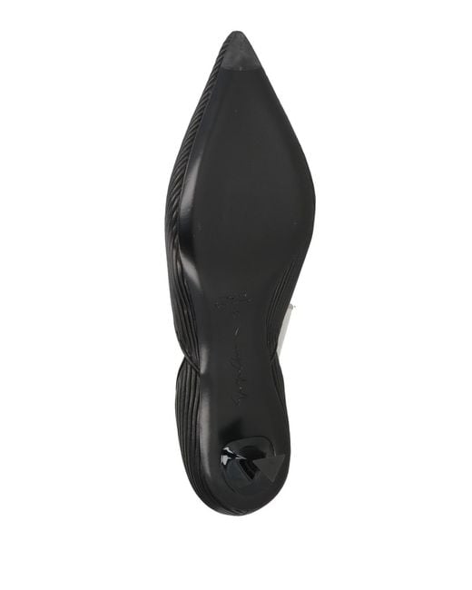 Giorgio Armani Black Pumps