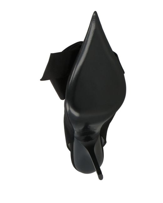 Ferragamo Black Pumps