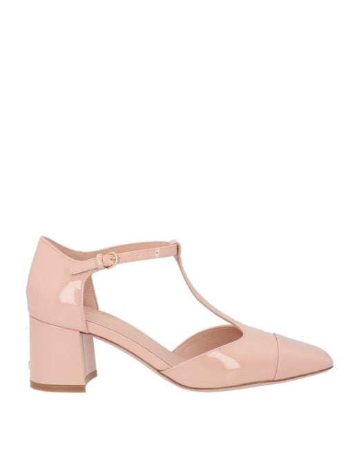 Ferragamo Pink Pumps