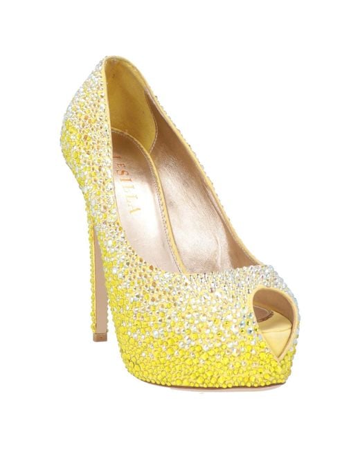 Nila & Nila Yellow Pumps Textile Fibers