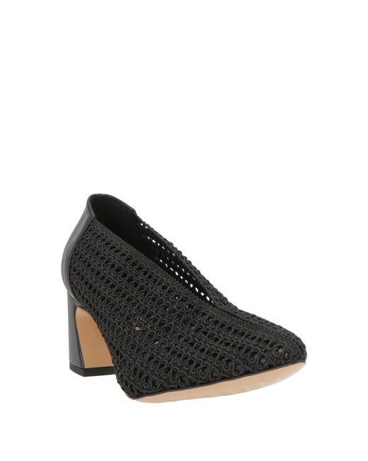 Nila & Nila Black Pumps