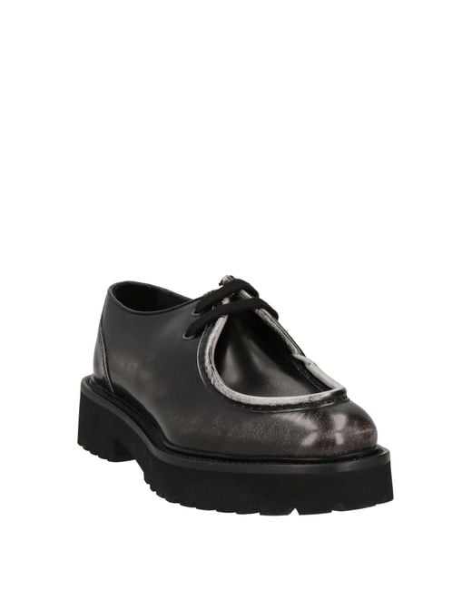 Stringate di Doucal's in Black
