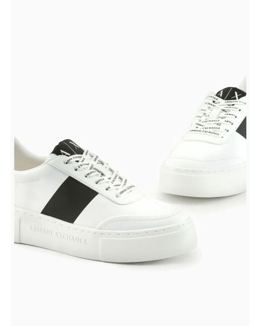Zapatillas blancas con detalles negros Armani Exchange de color White