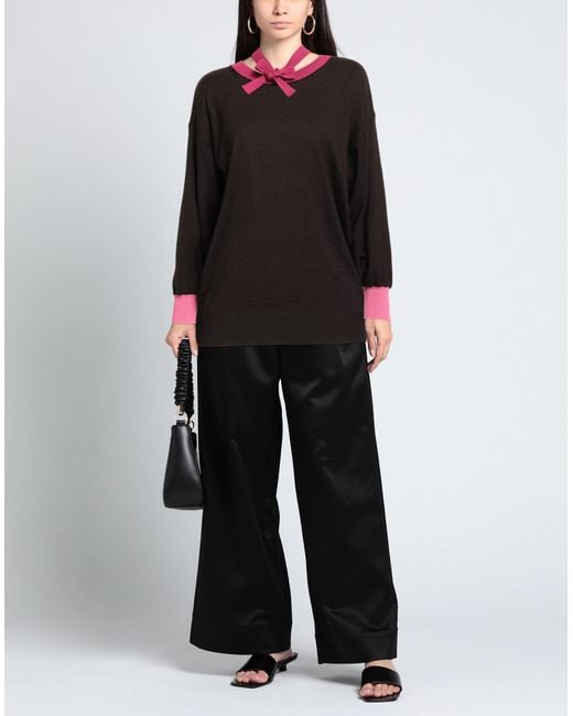 Clips More Black Pullover