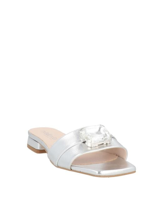 Nila & Nila White Sandals
