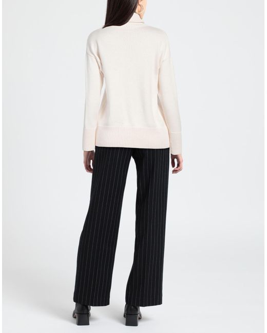 AVOLIO Milano White Turtleneck