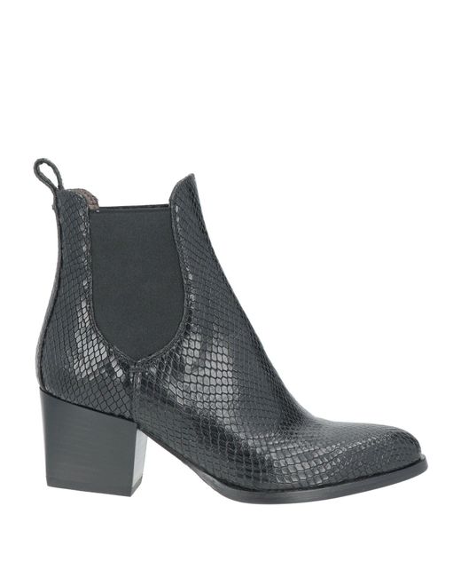 Triver Flight Black Ankle Boots Leather