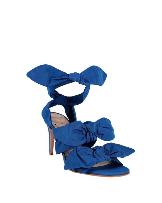 Red(v) Blue Sandale