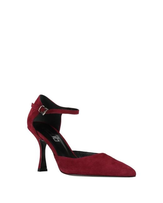 NCUB Red Pumps