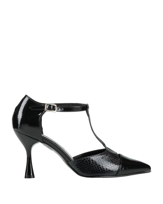 Divine Follie Black Pumps