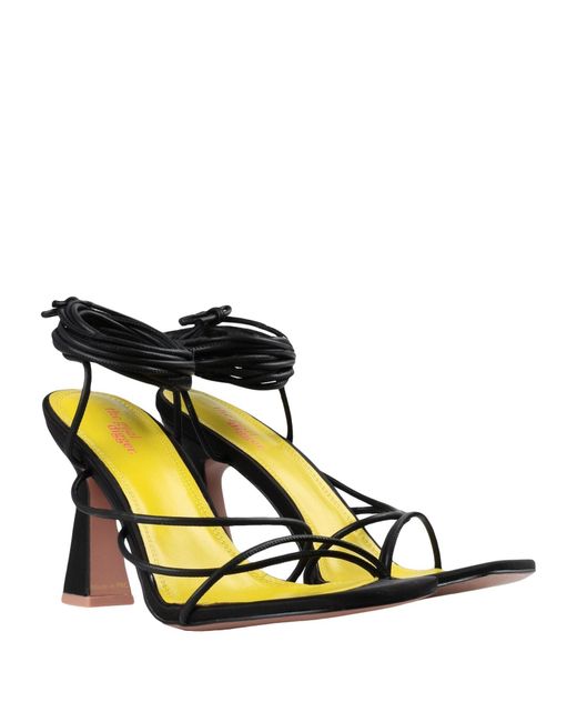 THE GOAL DIGGER Black Sandals