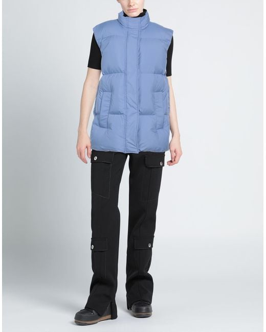 Stand Studio Blue Puffer