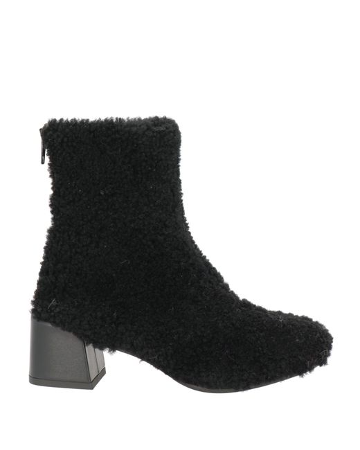Collection Privée Black Ankle Boots Ovine Leather