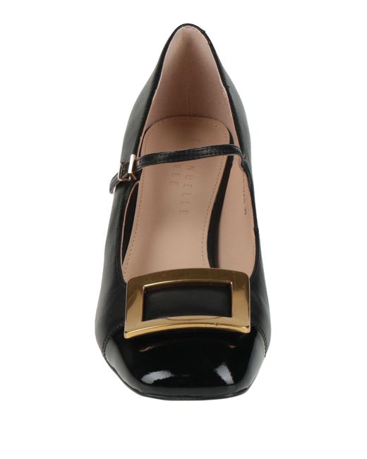 Emanuélle Vee Black Pumps