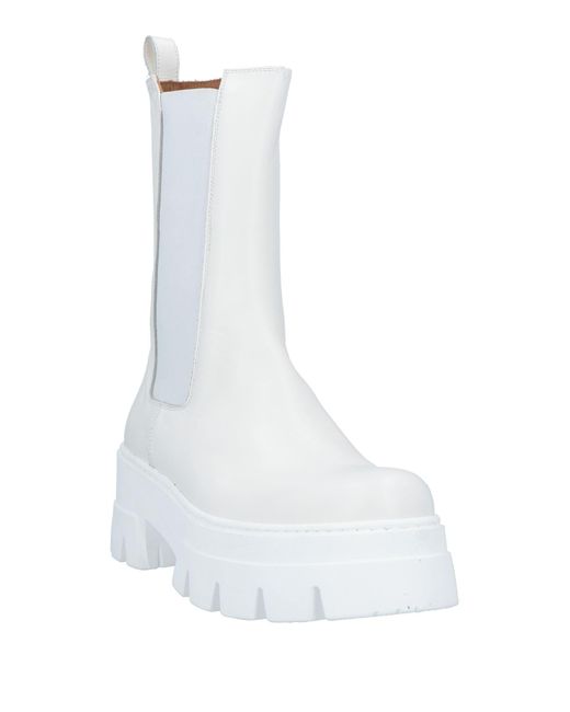 Ennequadro White Ankle Boots