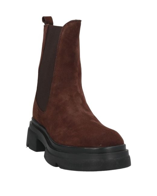 Emanuélle Vee Brown Ankle Boots