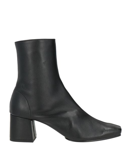 Souliers Martinez Black Ankle Boots