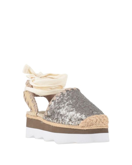 Mou Gray Pumps